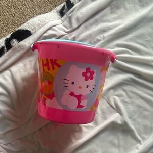 hello kitty sand bucket